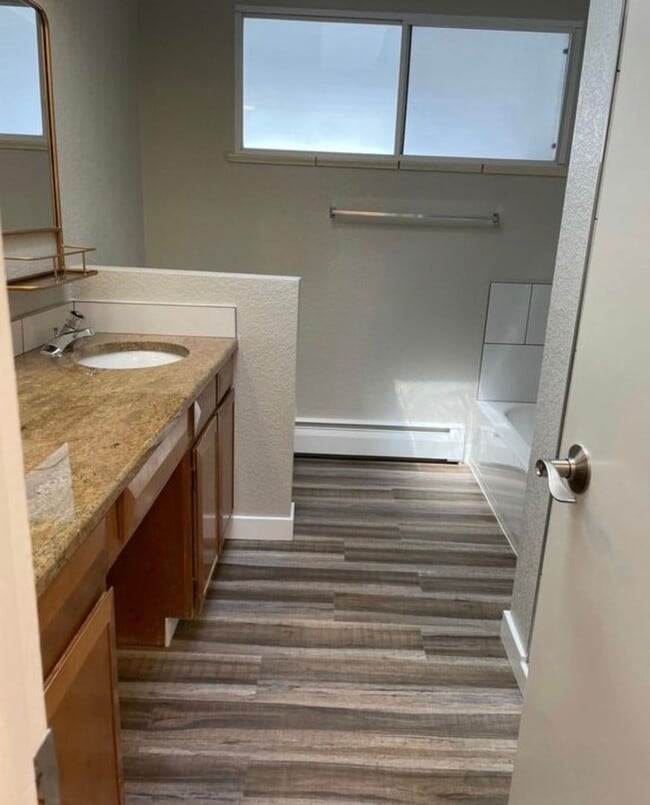 Building Photo - Vance