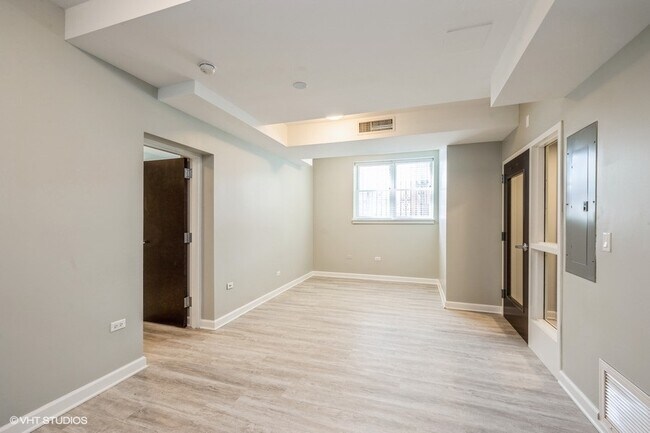 Foto del edificio - 6857 S Ridgeland Ave