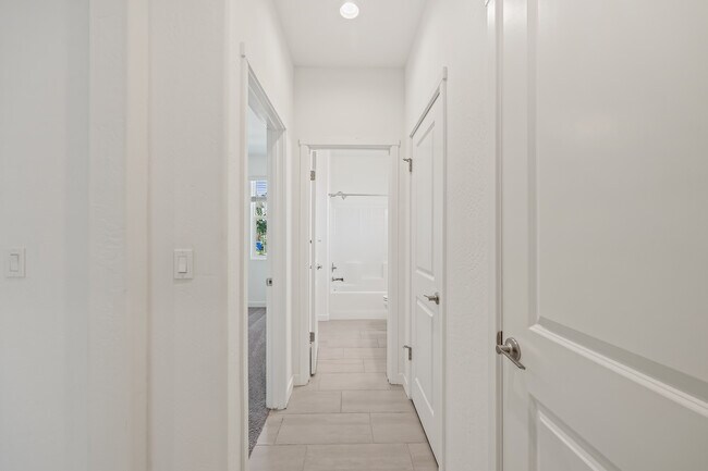 Foto del edificio - 821 Amanecer Ave