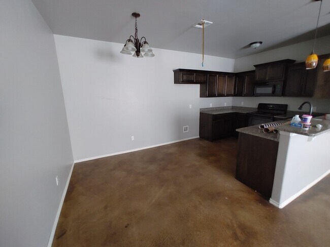 Foto del edificio - Beautiful 3 Beds 2 Baths Home in El Reno!