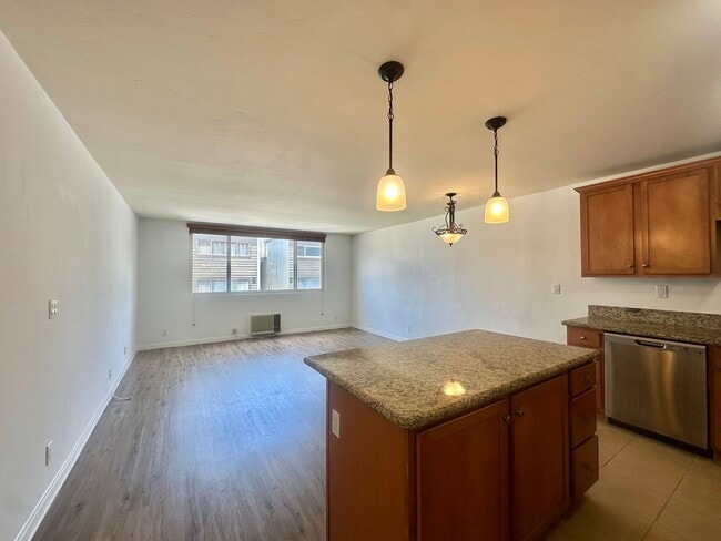 Building Photo - San Diego State Upgraded 1 BD / 1 BA W/ Pa...