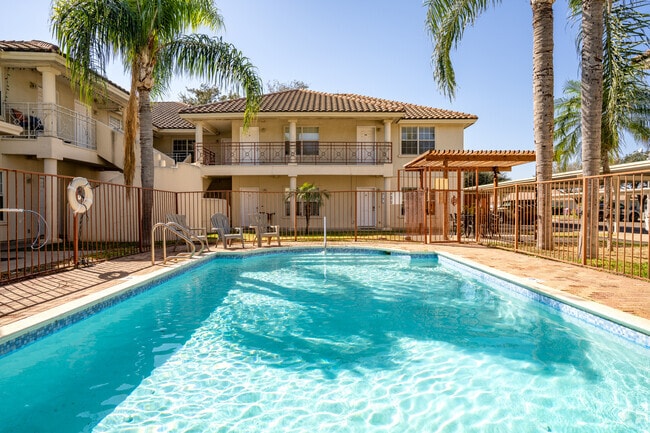 Building Photo - Alta Vista Apartments