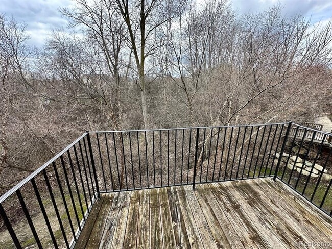 Building Photo - 39700 Rockcrest Ln