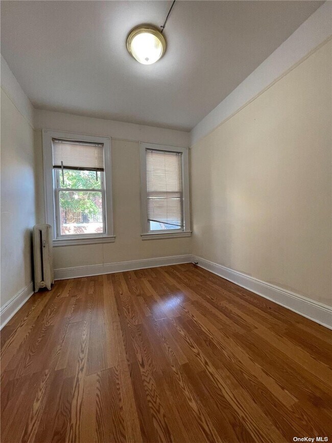 Foto del edificio - 45-05 162nd St