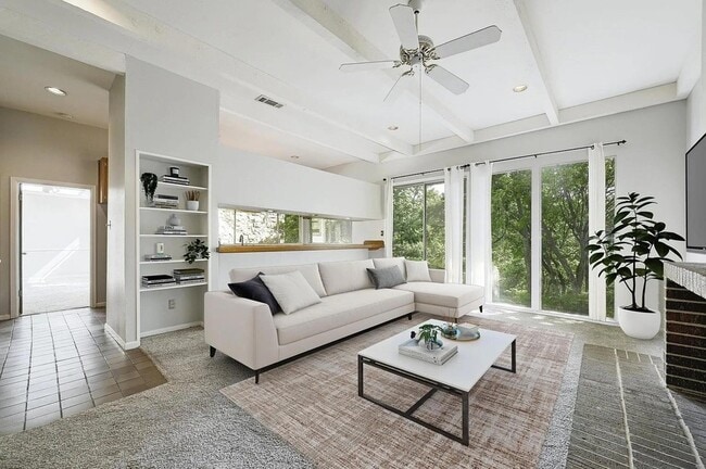 Building Photo - 6305 Shadow Valley Dr