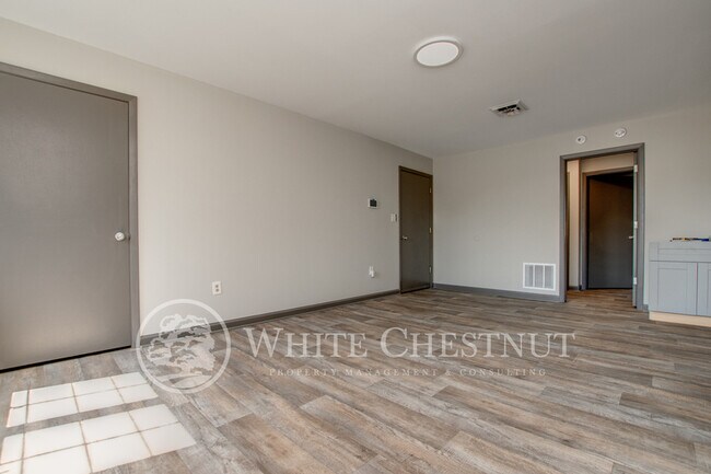 Building Photo - 120 S Hanover St