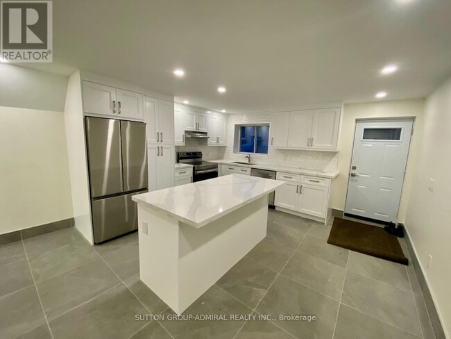 Building Photo - 347 Northcliffe Blvd