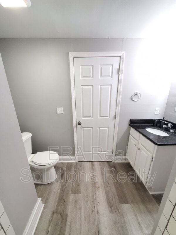 Building Photo - 2162 Margaret Ave