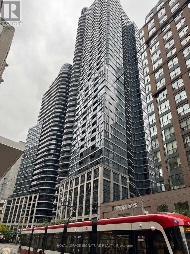 Building Photo - 25 Carlton St.