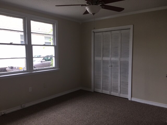 Foto del edificio - 5017 Oak Dr