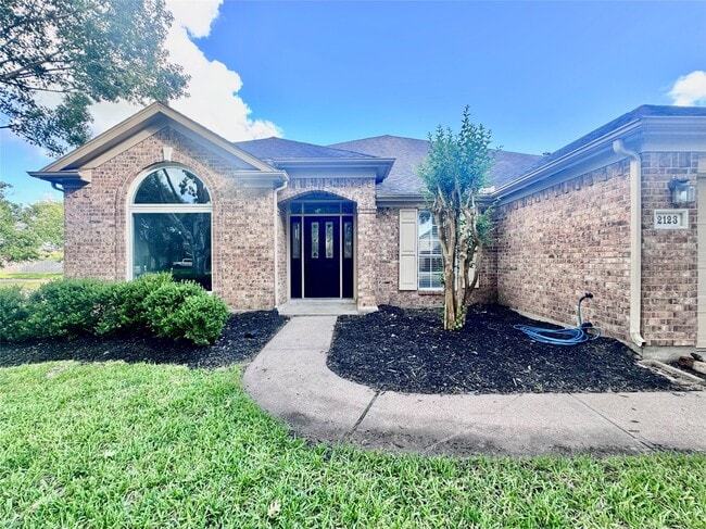 Building Photo - 2123 Hollow Reef Cir