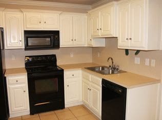 Building Photo - 1512 Bedford Dr