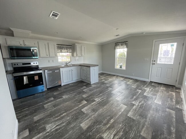 Building Photo - 4300 E Bay Dr