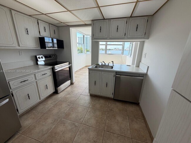 Foto del edificio - 16546 NE 26th Ave
