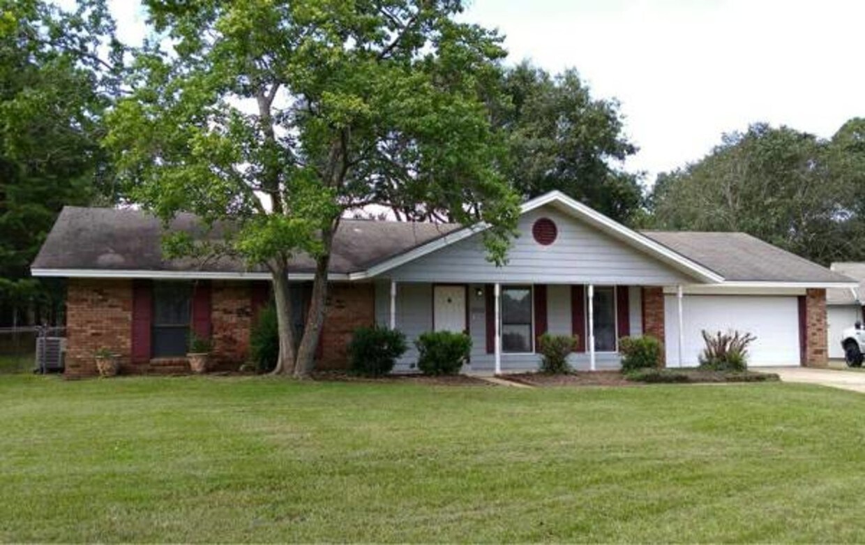 Primary Photo - 15220 Cindy Cove