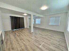 Building Photo - 785 Olena St