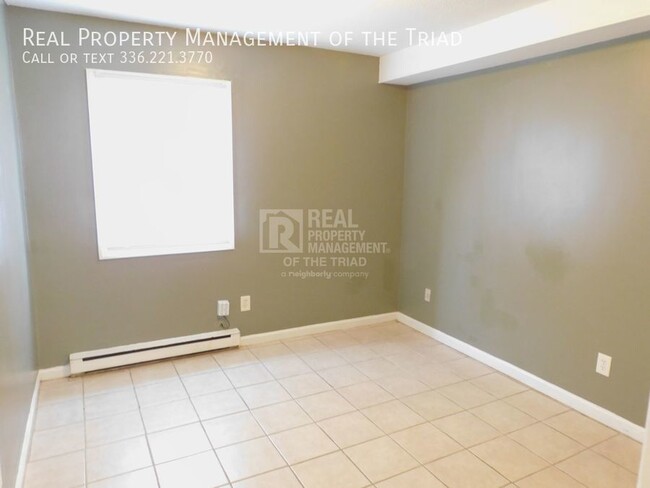 Building Photo - 2BD/1BA Apartment in Convenient Location w...