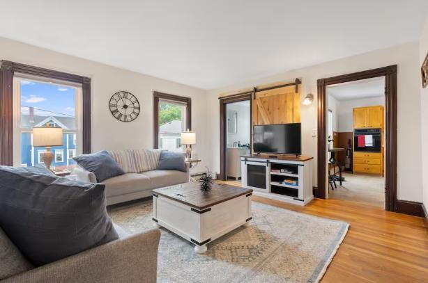 Primary Photo - 99 Pleasant St