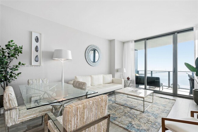 Foto del edificio - 460 NE 28th St