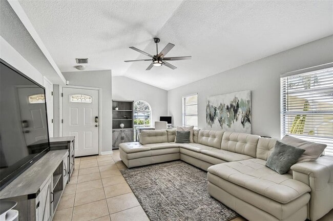 Building Photo - 1763 Montana Ave NE