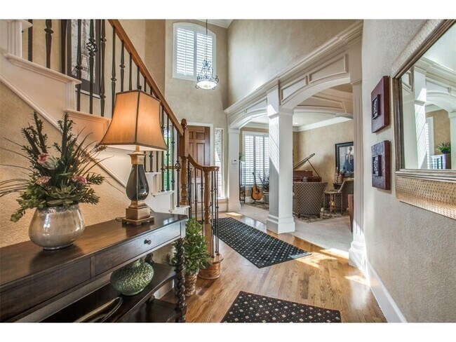 Building Photo - 1230 Brenham Dr