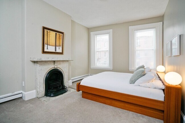 Foto del edificio - 74 W Rutland Sq