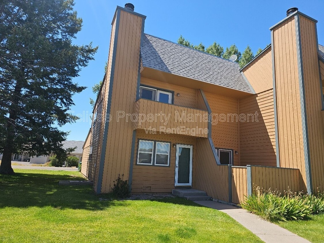 Primary Photo - 9 River Dr