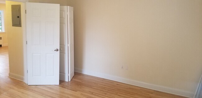 Building Photo - Brookline Village 2 Bed Available 9/1