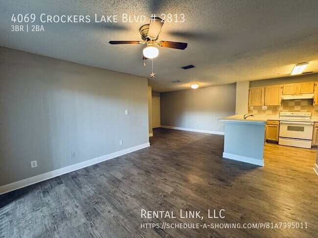 Foto del edificio - 4069 Crockers Lake Blvd