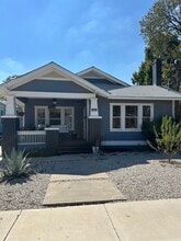Building Photo - 806 W French Pl