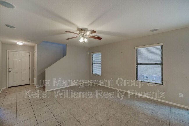 Building Photo - 959 S Deerfield Ln