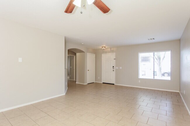 Foto del edificio - 12433 W Larkspur Rd