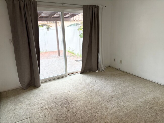 Building Photo - Welcome Home to a Desirable Whittier Community - Spacious 3-Bed, 2-Bath Townhome