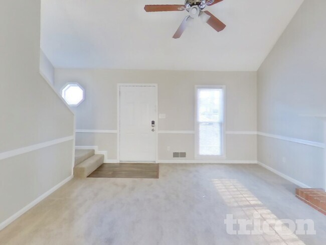 Foto del edificio - 2796 Mountbery Dr