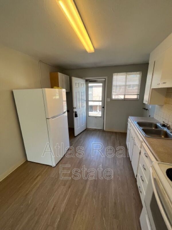 Foto del edificio - 5430 W 3rd Pl