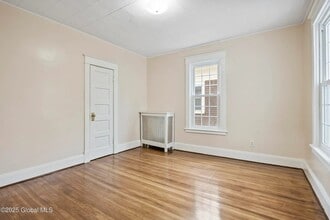 Building Photo - 559 Myrtle Ave