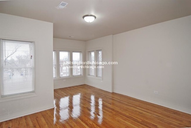 Building Photo - 158 N Laramie Ave