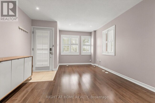 Building Photo - 2628 Bur Oak Ave