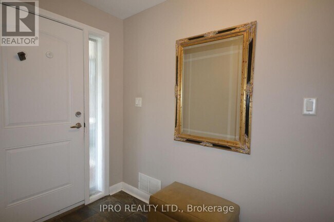 Building Photo - 23 Bairstow Crescent