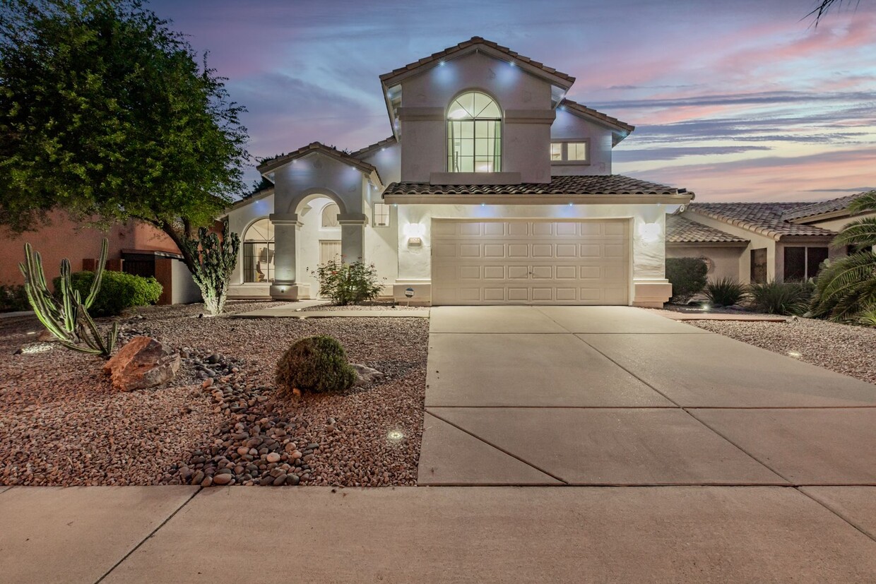 Primary Photo - Gorgeous 4 Bedroom Home w/Pool in Mesa