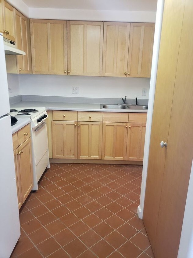 631 Humboldt St Unit APT H, Reno, NV 89509 Apartment for Rent in Reno