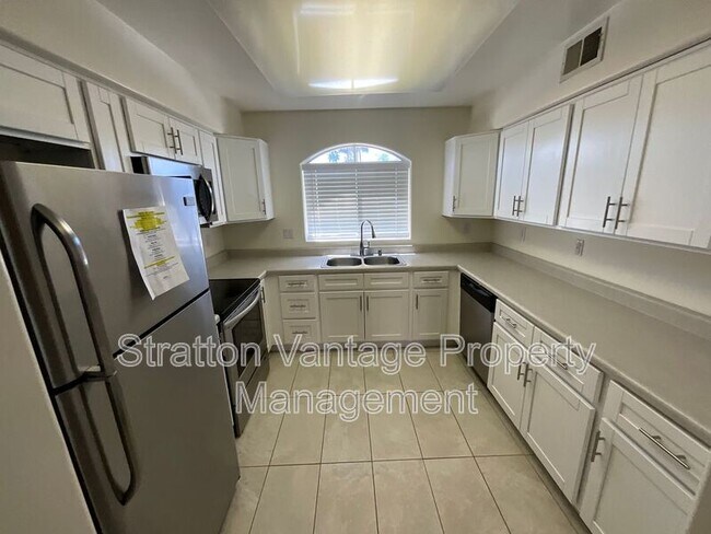 Foto del edificio - 10401 N. 52nd. Street