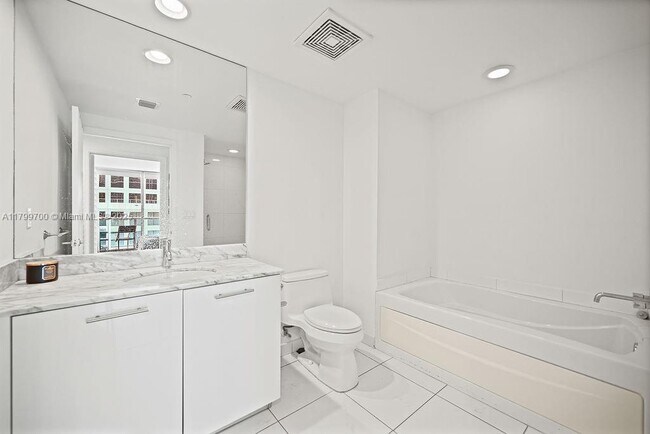 Foto del edificio - 500 Brickell Ave