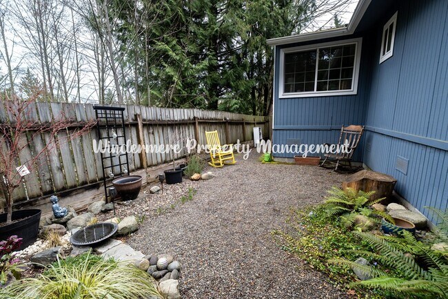 Foto del edificio - Sunny, Bright 2 bedroom in Poulsbo, Community Beach/Playground