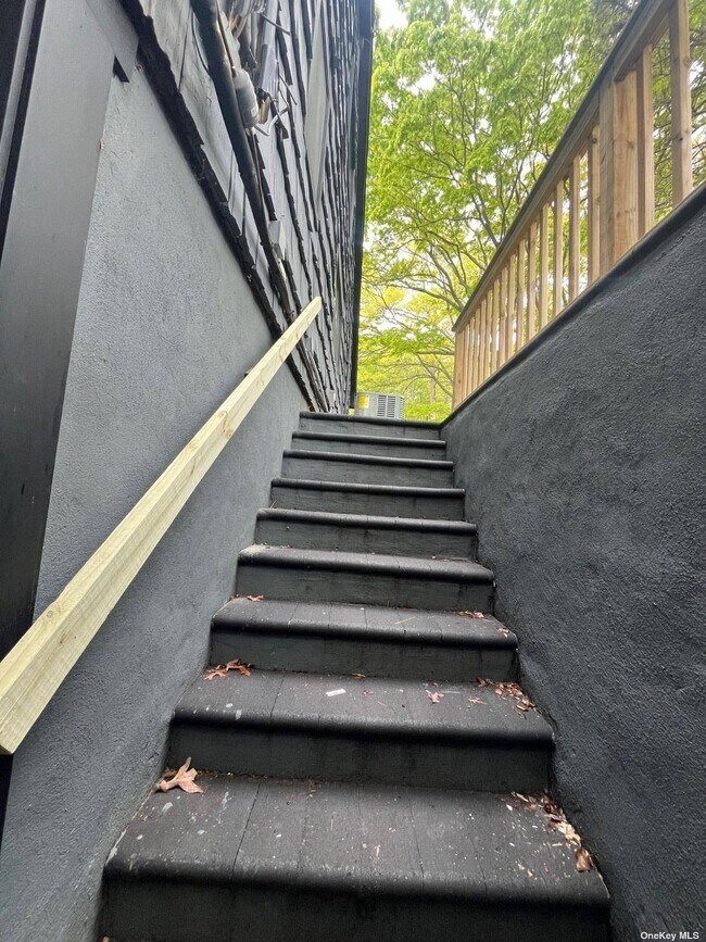 Foto del edificio - 19 Tree Hollow Ln