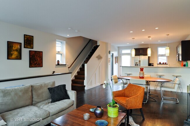 Foto del edificio - 7217 N Oakley Ave