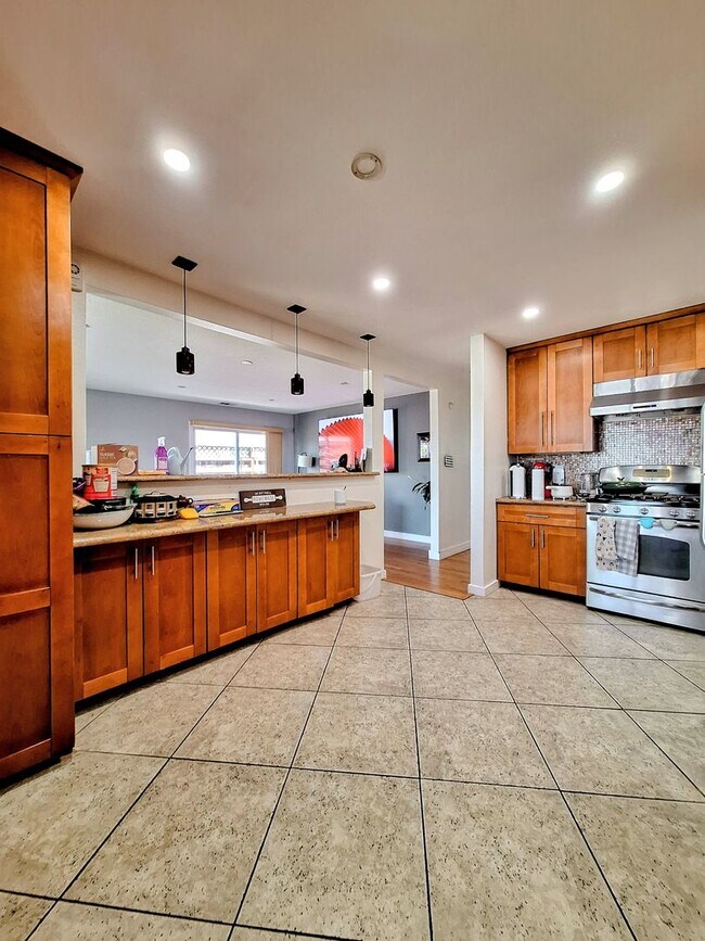 Building Photo - Beautifully Remodeled 3bd Single Story Hou...