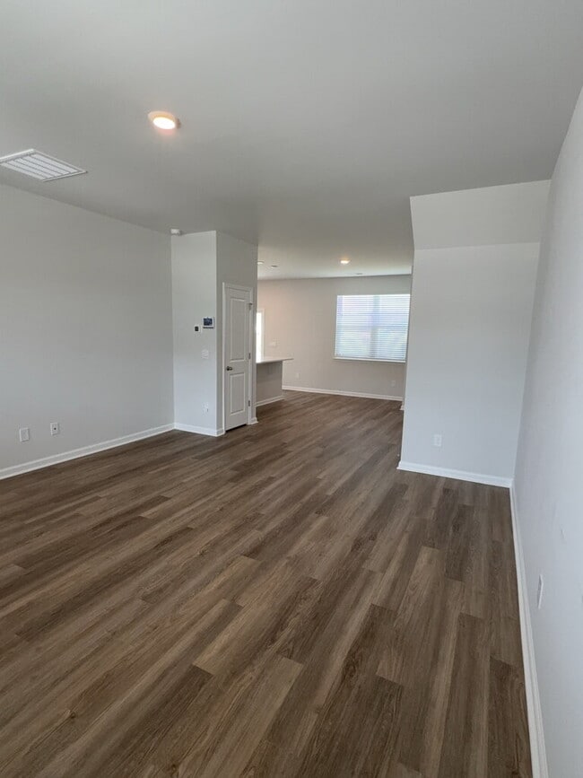 Building Photo - 306 Salvia St