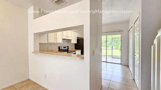 Building Photo - CUTE 2 BED/2.5 BATH CONDO- TOWNHOME! SUPER...