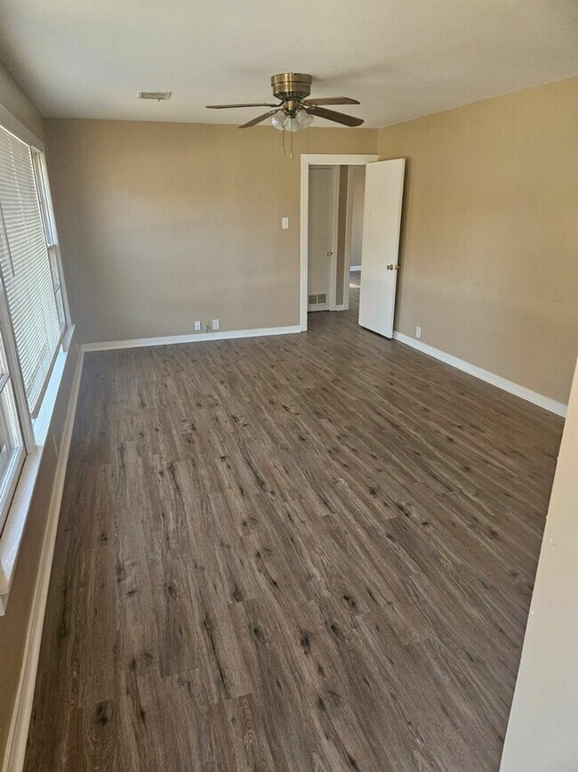 Foto del edificio - 1109 Hillcrest Blvd